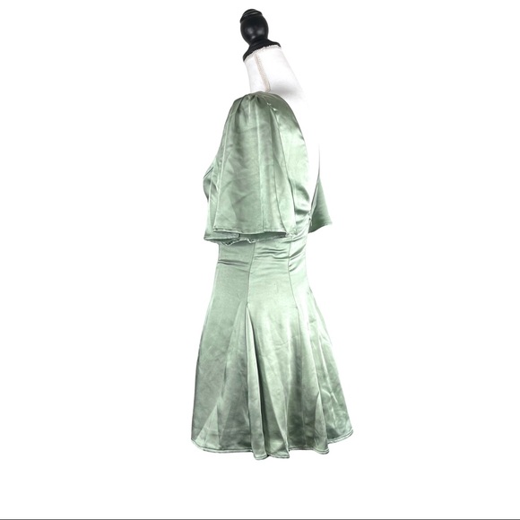 Lovers and Friends Brynlee Dress - Picture 3 of 12